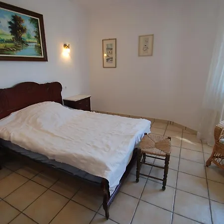 Clara Villa